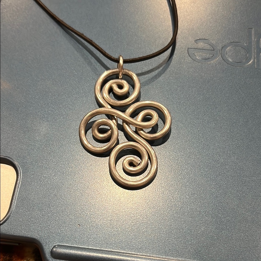 Elegant Silver Swirl Pendant Necklace